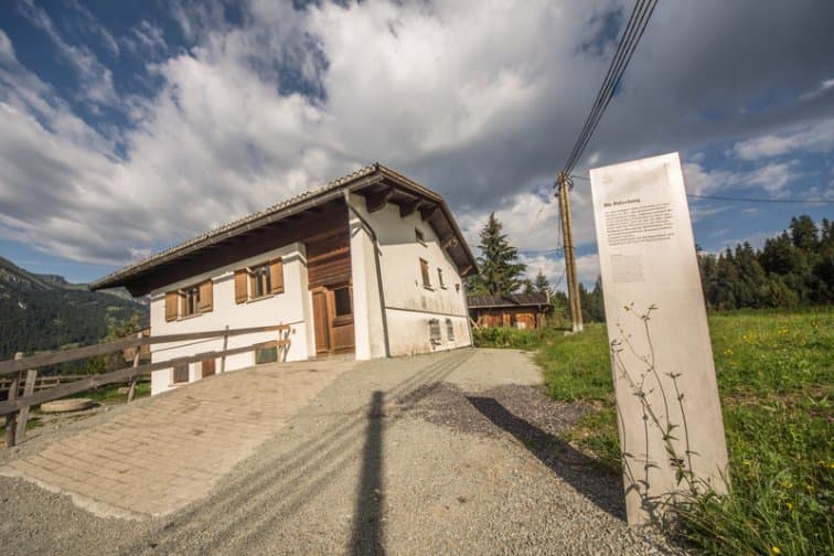 Führungen | Felbers schiefes Haus