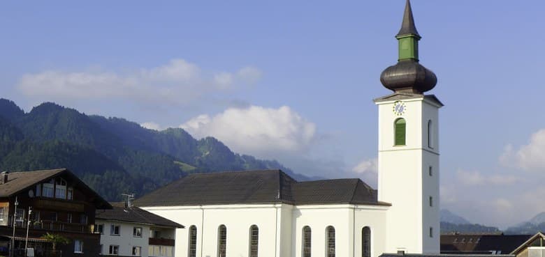 "Pforte des Himmels" - die Dreikönigskirche in Hittisau